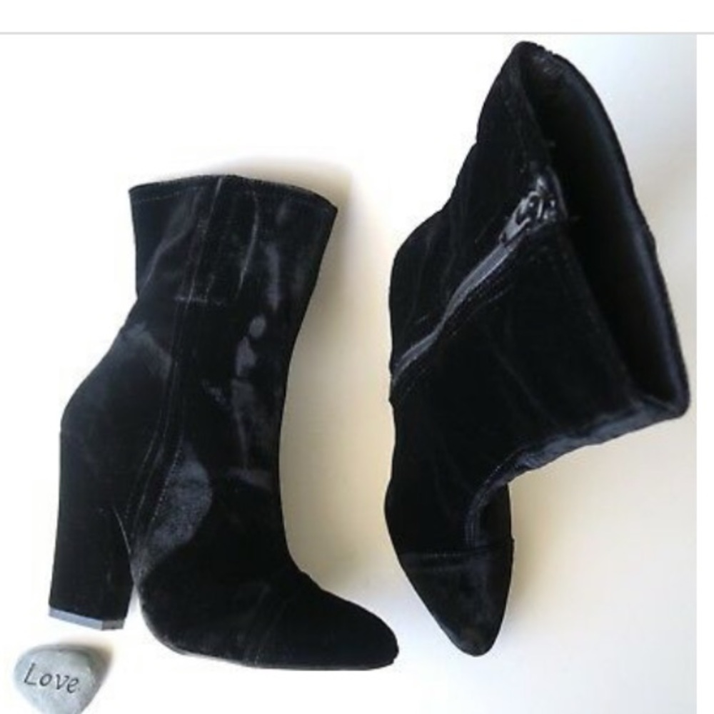 Shelly London black boots